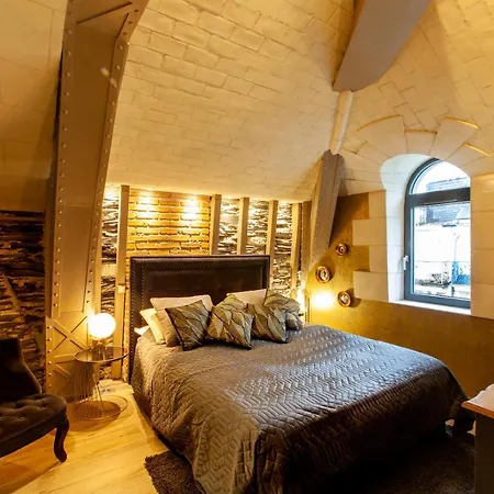 Oluxuxy49 - T3 De Prestige, Place Du Ralliement, 2eme 3eme Et 4eme Etage Sans Ascenseur Apartament