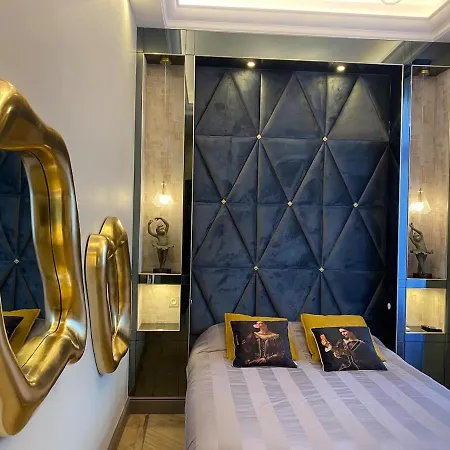 Oluxuxy49 - T3 De Prestige, Place Du Ralliement, 2eme 3eme Et 4eme Etage Sans Ascenseur